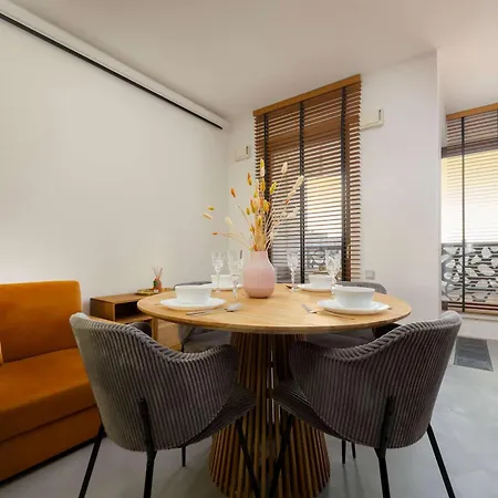 Air Conditioned Studio In Warsaw Close To The River With Parking And Desk By Noclegi Renters Exteriér fotografie