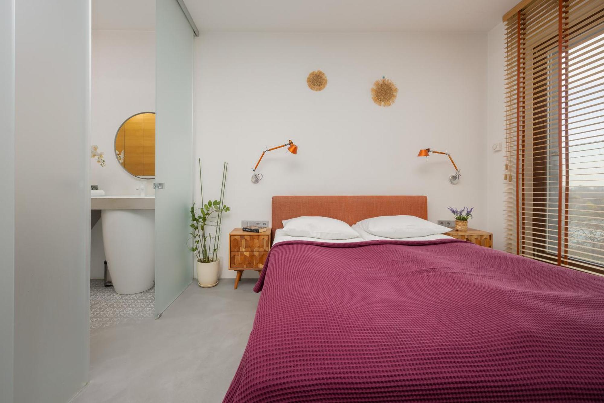 Lux Riverview Air-conditioned With Parking By Renters Apartament