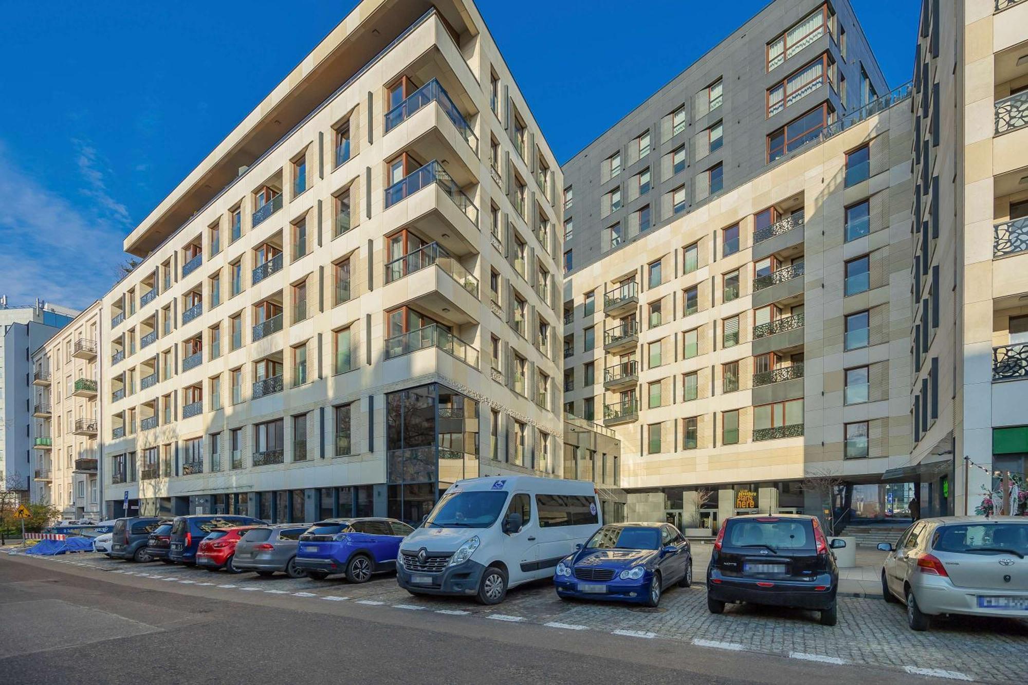 Apartment Air Conditioned In Close To The River With Parking And Desk By Renters Warsaw