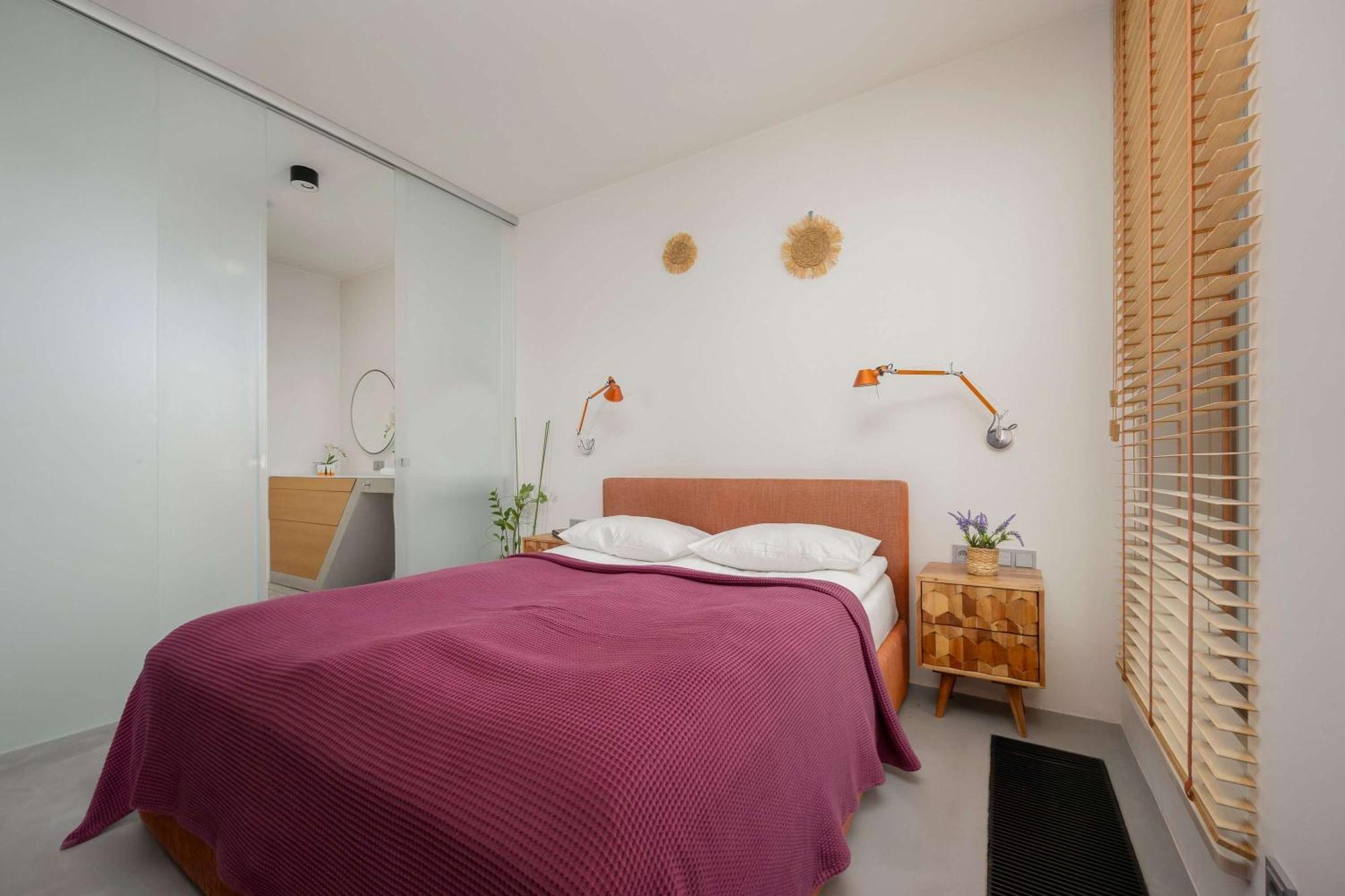Air Conditioned In Close To The River With Parking And Desk By Renters * Warsaw