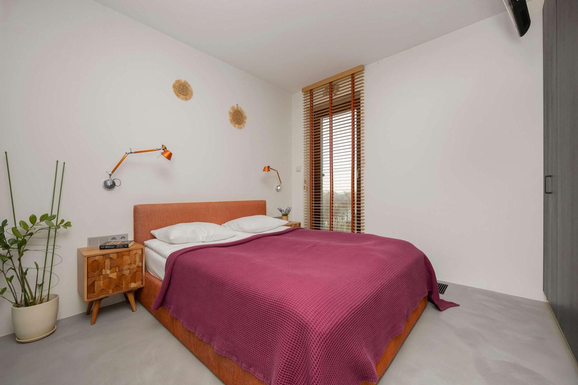 Air Conditioned In Close To The River With Parking And Desk By Renters * Warsaw