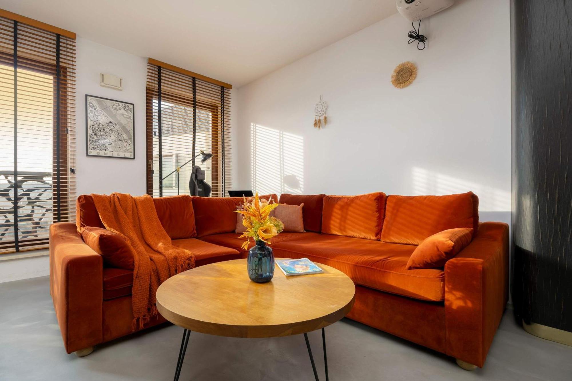 Air Conditioned In Close To The River With Parking And Desk By Renters * Warsaw
